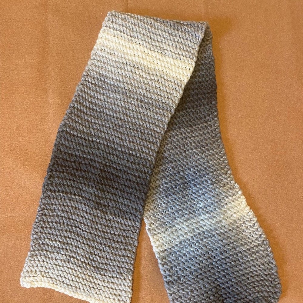 Gray and White Scarf